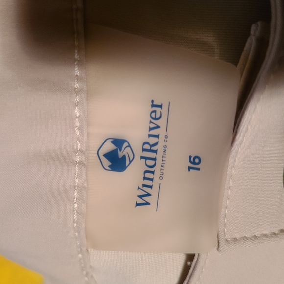 Plus size 16 travel skort - Picture 3 of 4